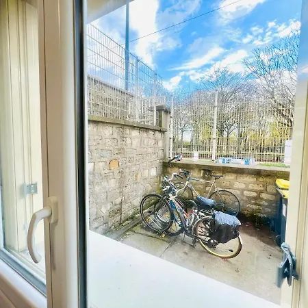 8 Min From Paris, L'entre-vert, Park Side Apartment Villejuif